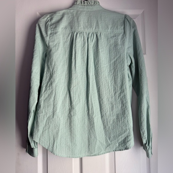 LOFT Women's Mint Green Lace Trim Pintuck Button Up Shirt Size XS - Picture 4 of 7